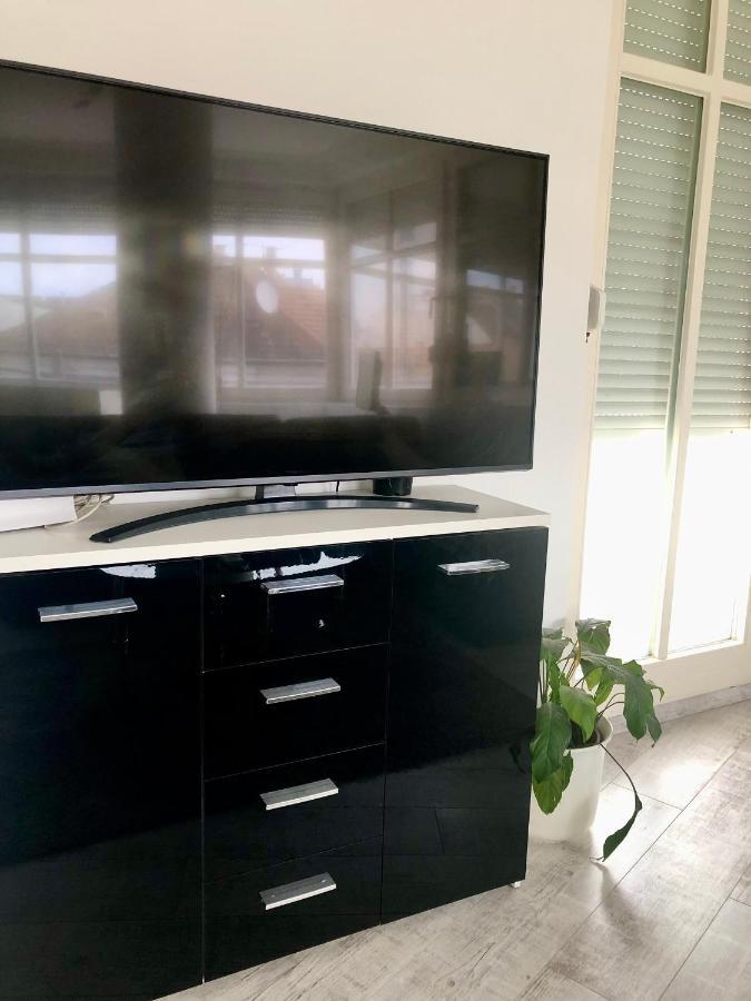 بودابست Bright, Spacious Apartment 3 Bedroom, Garage المظهر الخارجي الصورة